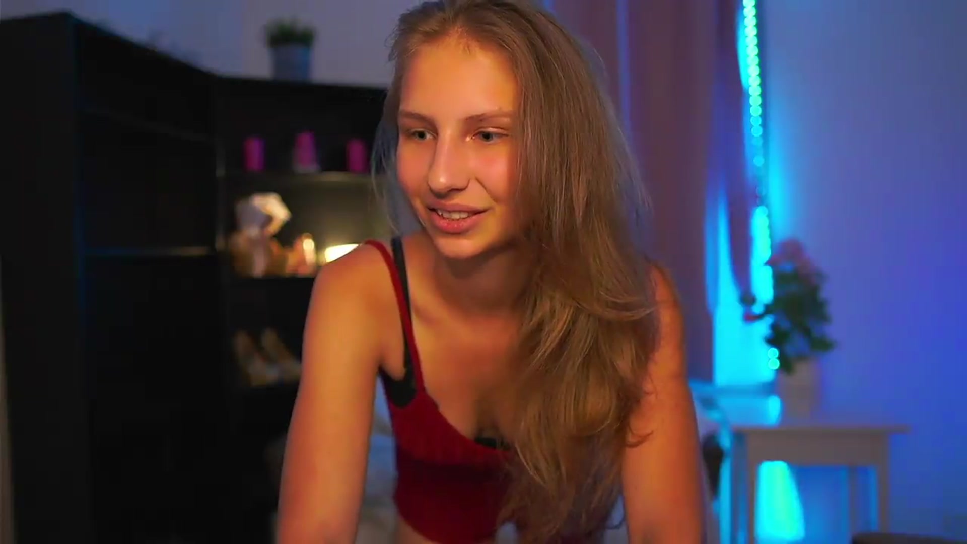 Gallery image thumbnail from Emmie_murray's myfreecams stream on, 07/26/2026, 22:54 image 4 of 20