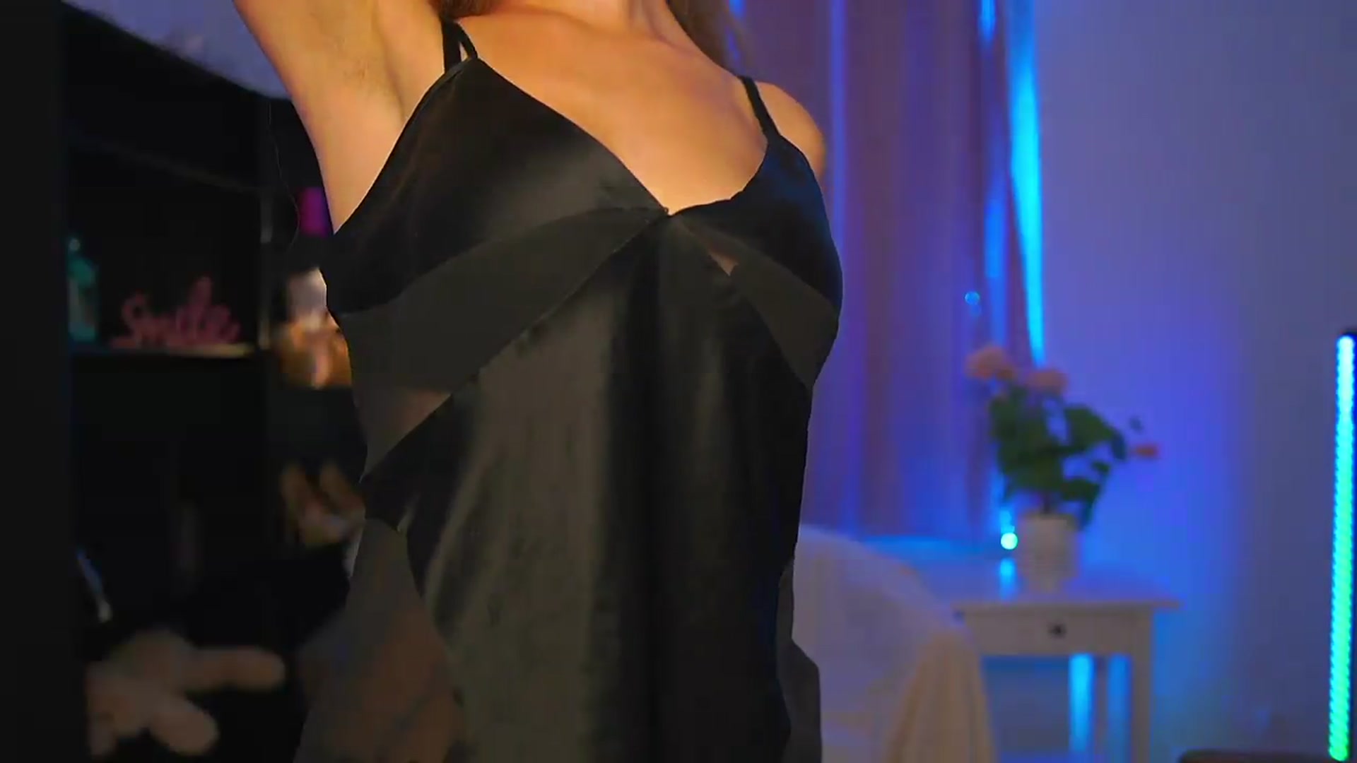 Gallery image thumbnail from Emmie_murray's myfreecams stream on, 07/29/2026, 19:17 image 12 of 20