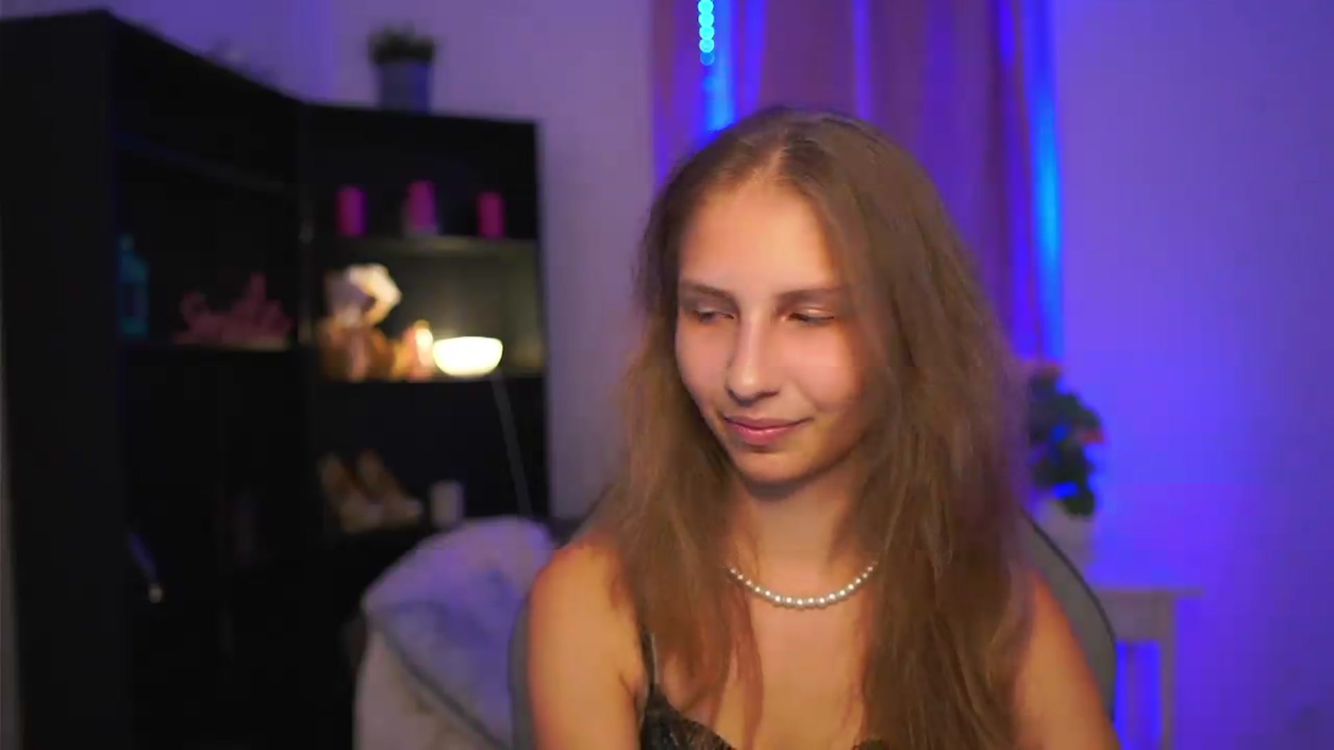 Gallery image thumbnail from Emmie_murray's myfreecams stream on, 08/01/2026, 19:30 image 4 of 20