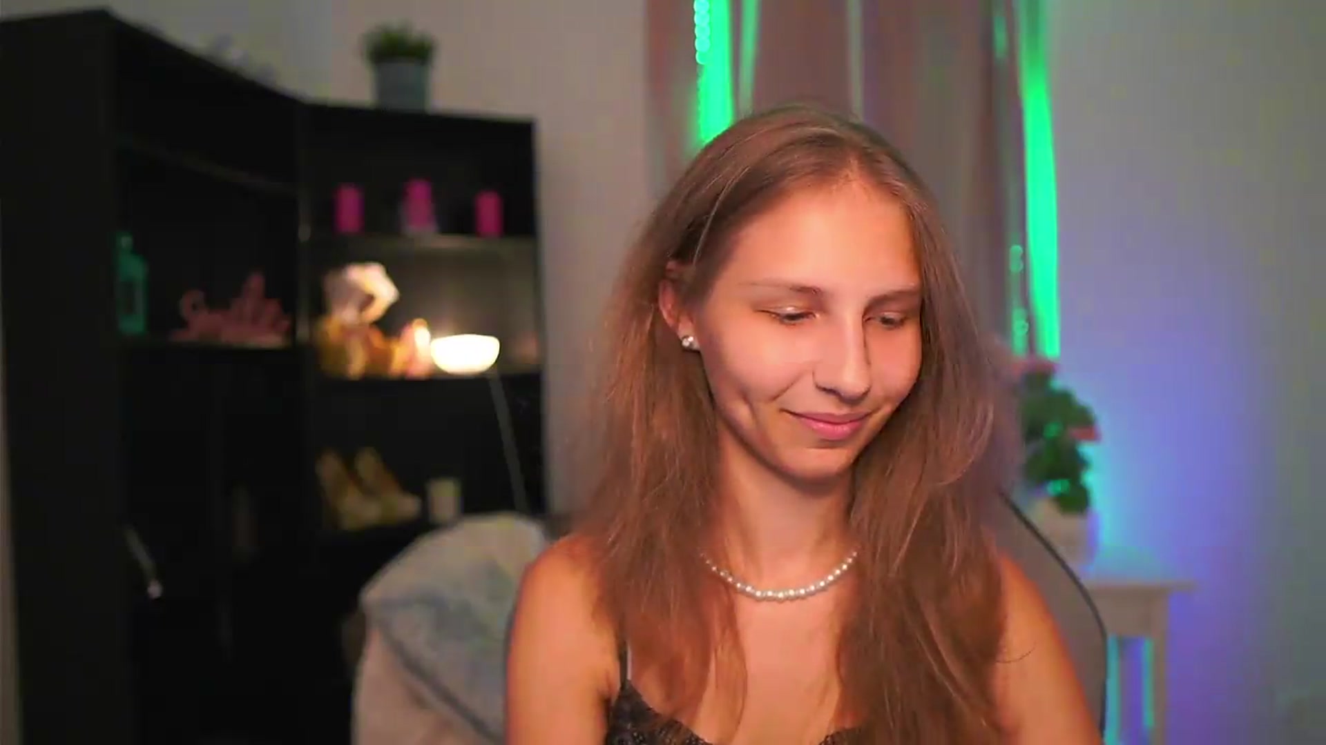 Gallery image thumbnail from Emmie_murray's myfreecams stream on, 08/01/2026, 19:30 image 5 of 20
