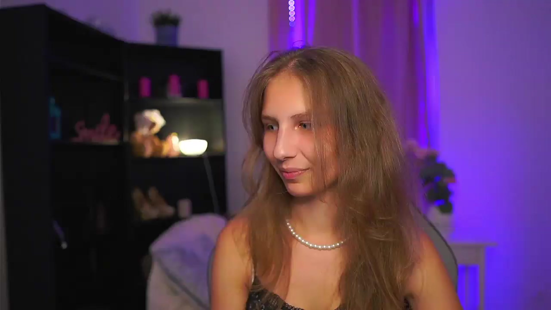 Gallery image thumbnail from Emmie_murray's myfreecams stream on, 08/01/2026, 19:30 image 1 of 20