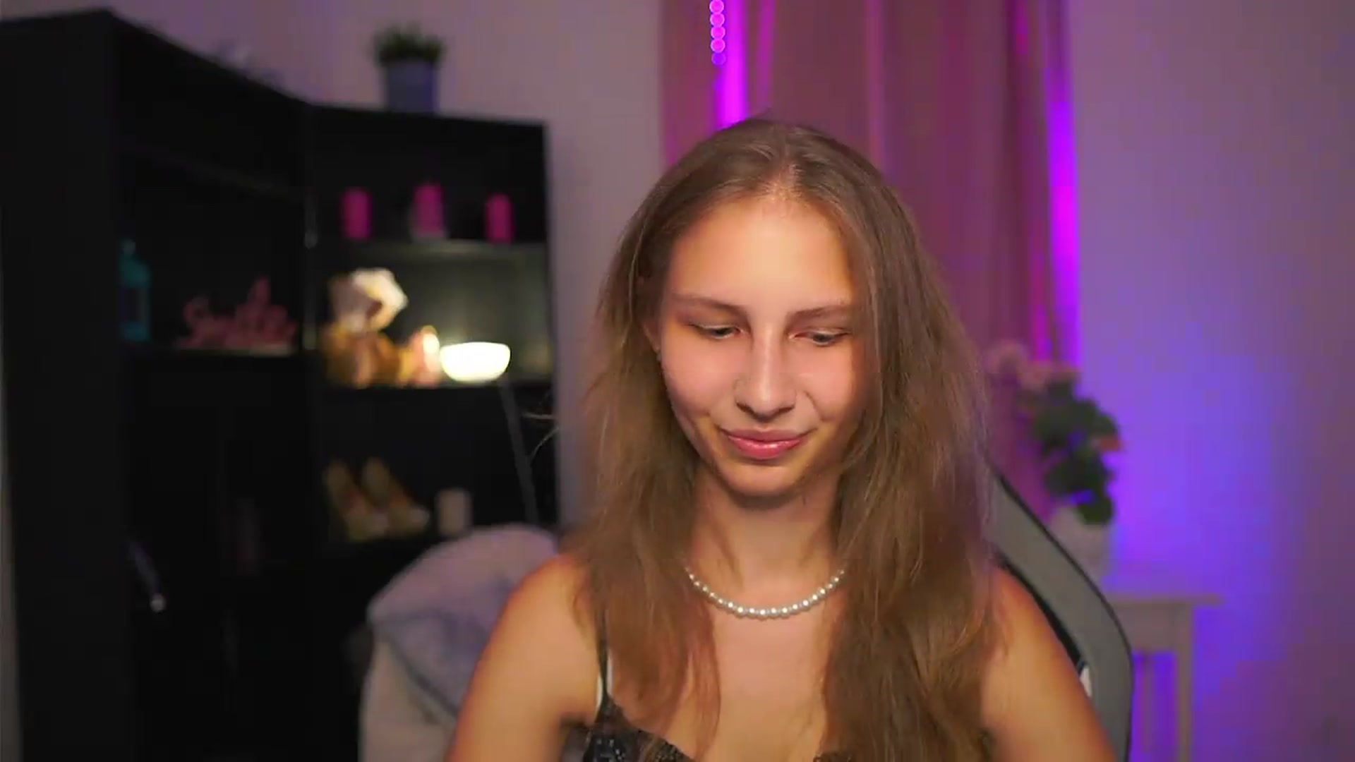 Gallery image thumbnail from Emmie_murray's myfreecams stream on, 08/01/2026, 19:30 image 6 of 20