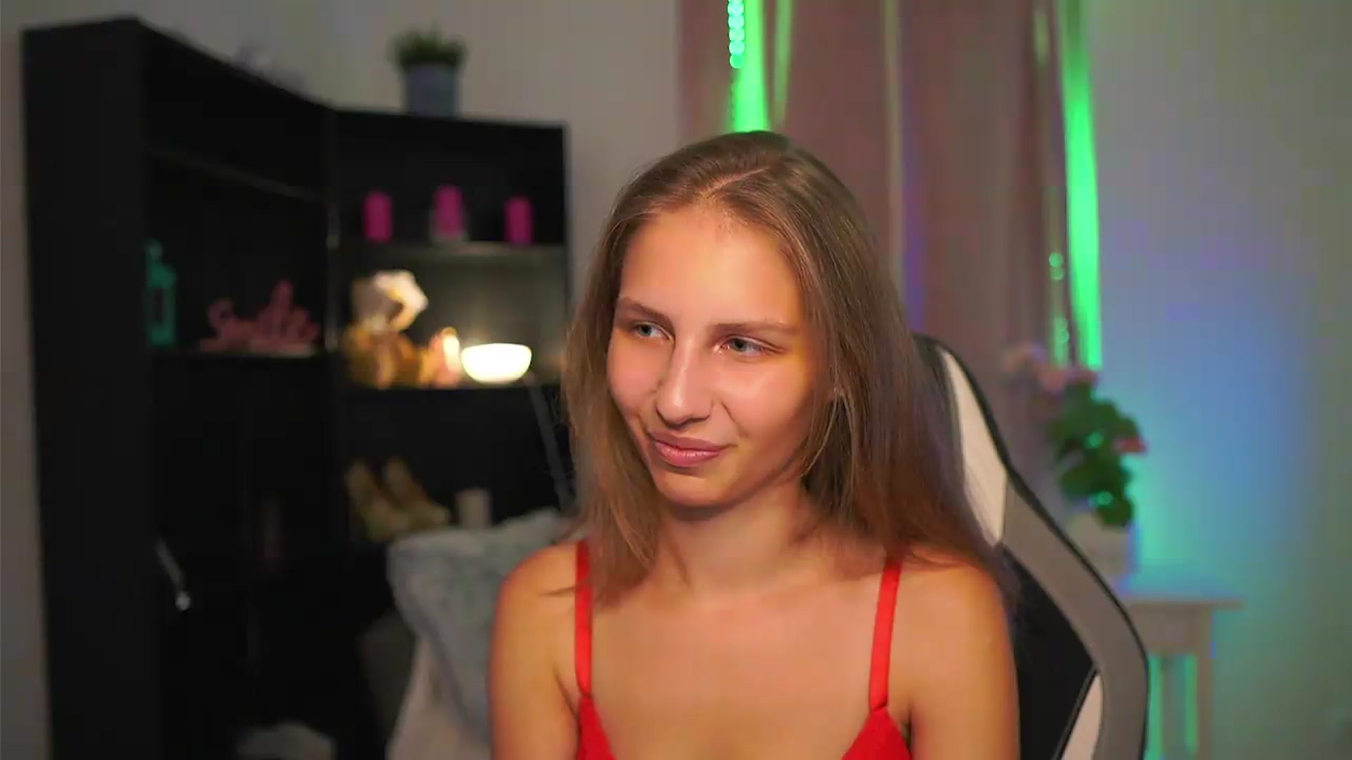 Gallery image thumbnail from Emmie_murray's myfreecams stream on, 08/02/2026, 17:51 image 8 of 20