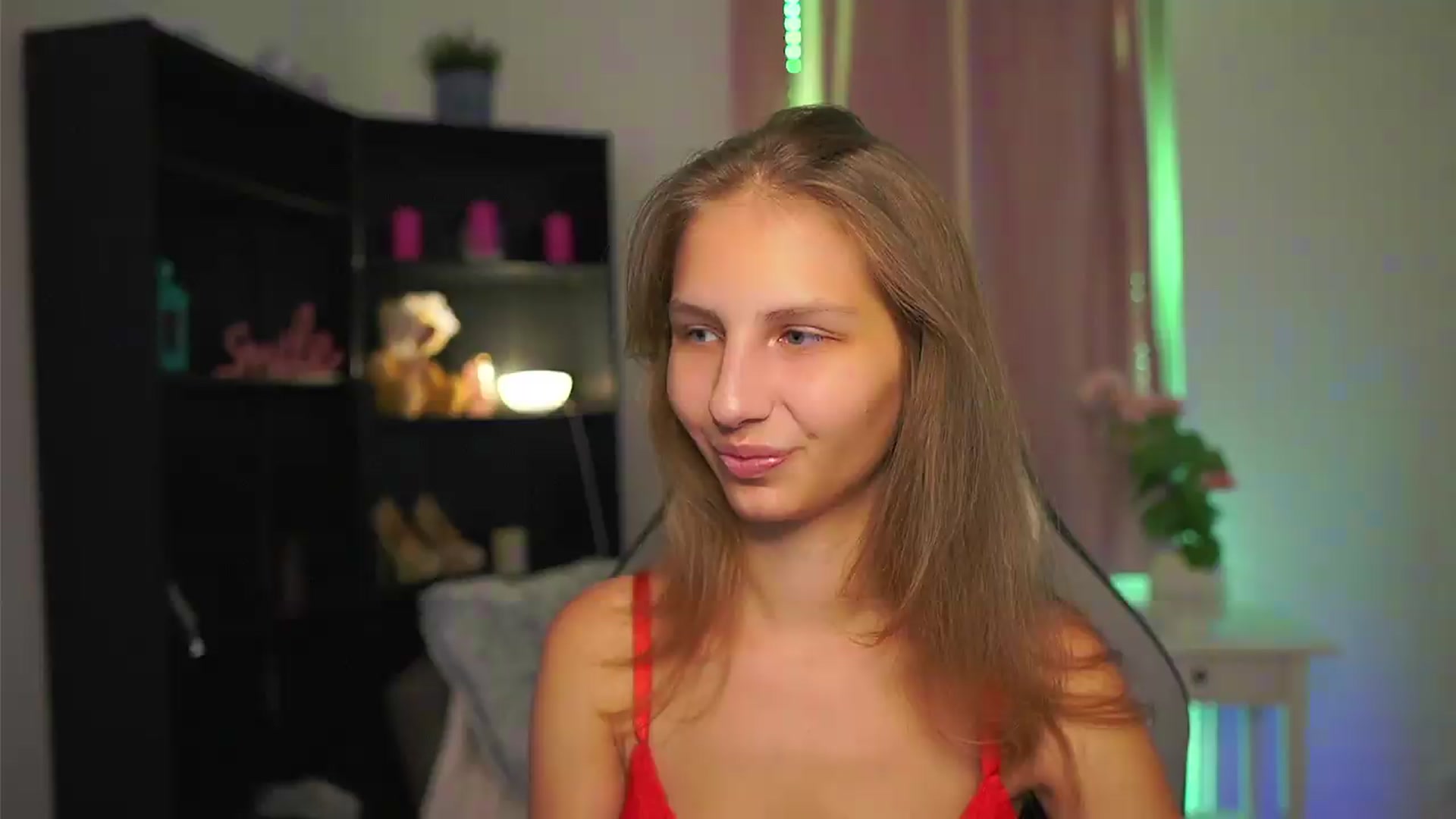 Gallery image thumbnail from Emmie_murray's myfreecams stream on, 08/02/2026, 17:51 image 9 of 20