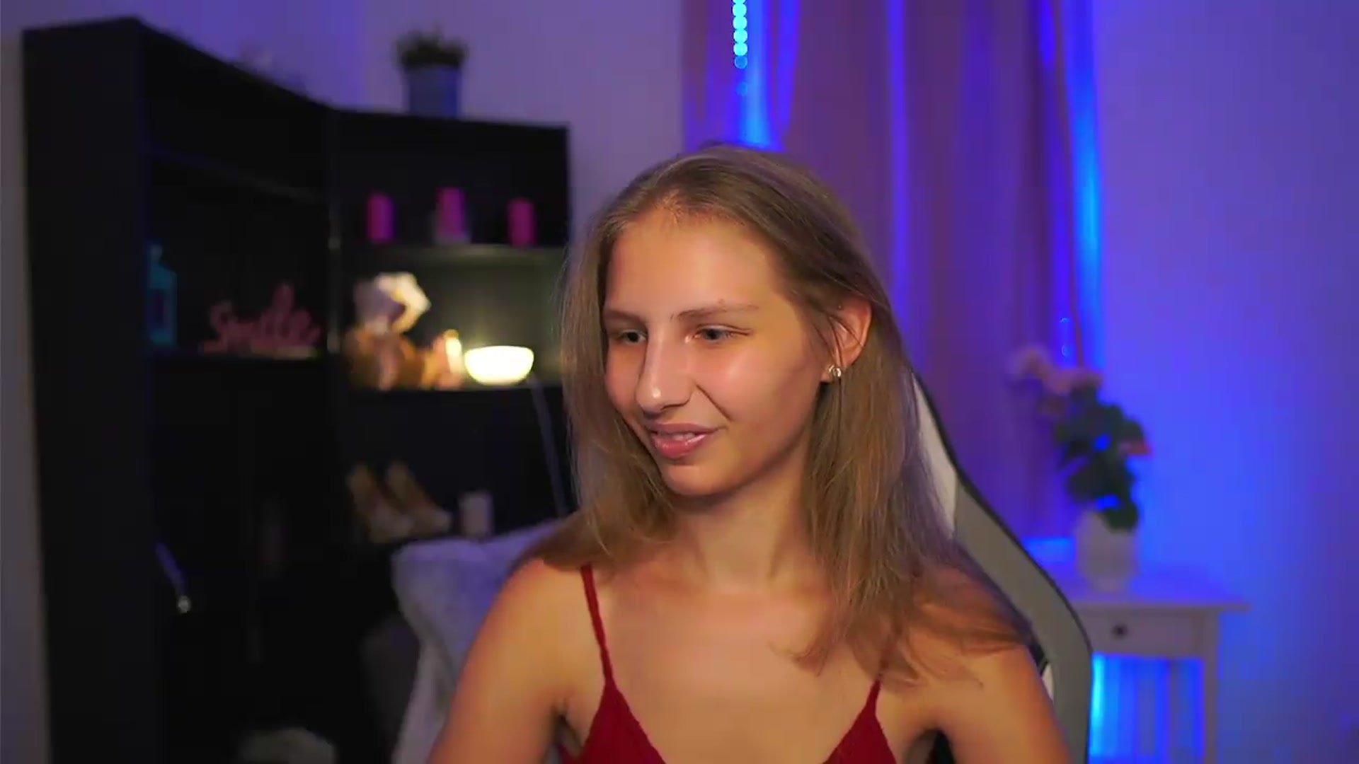 Gallery image thumbnail from Emmie_murray's myfreecams stream on, 08/02/2026, 17:51 image 14 of 20