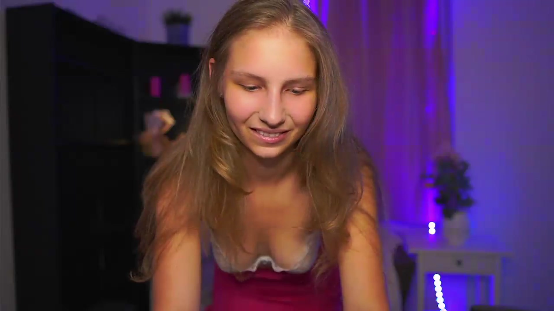 Gallery image thumbnail from Emmie_murray's myfreecams stream on, 08/09/2026, 21:47 image 10 of 20