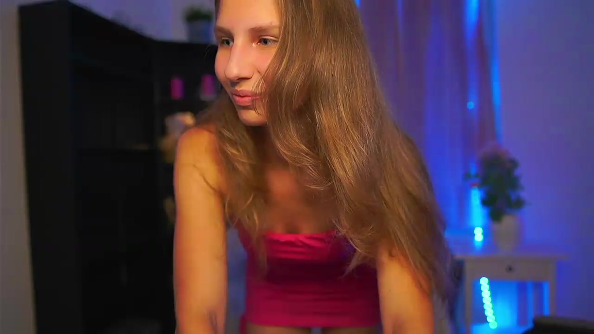 Gallery image thumbnail from Emmie_murray's myfreecams stream on, 08/09/2026, 23:01 image 9 of 20