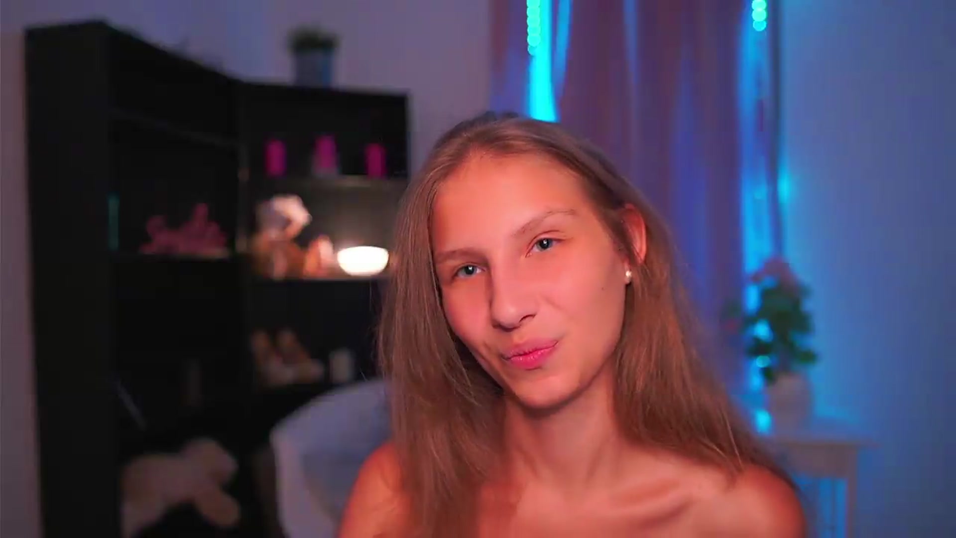 Gallery image thumbnail from Emmie_murray's myfreecams stream on, 08/23/2026, 17:52 image 7 of 20