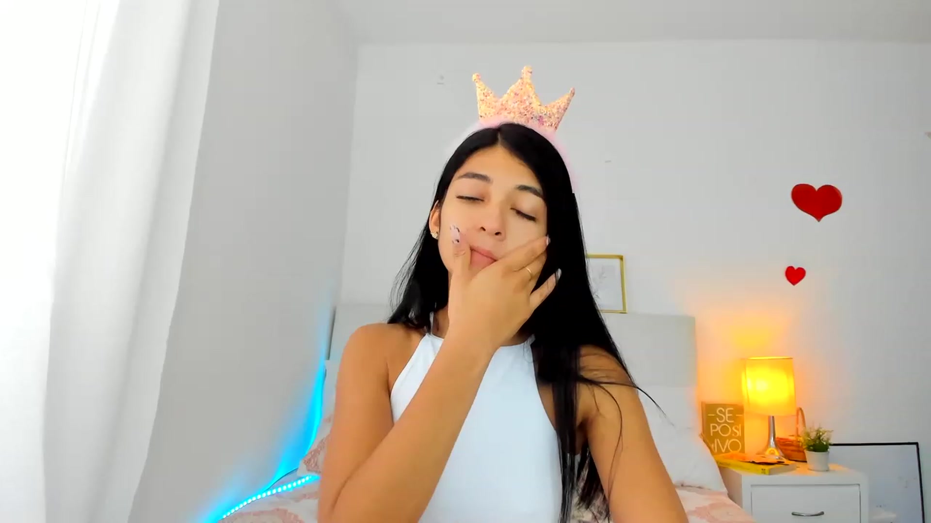 Gallery image thumbnail from Emmily_'s myfreecams stream on, 11/15/2022, 20:07 image 19 of 20
