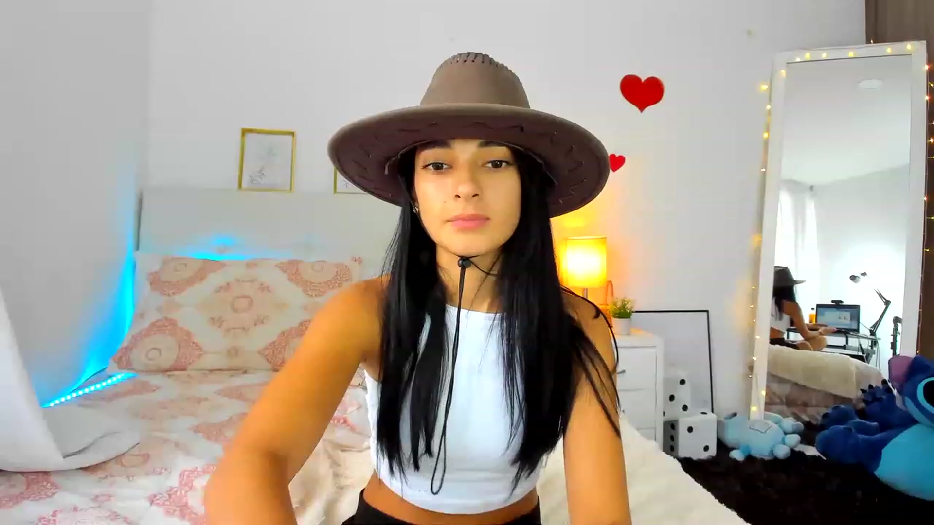 Gallery image thumbnail from Emmily_'s myfreecams stream on, 11/15/2022, 20:49 image 9 of 20