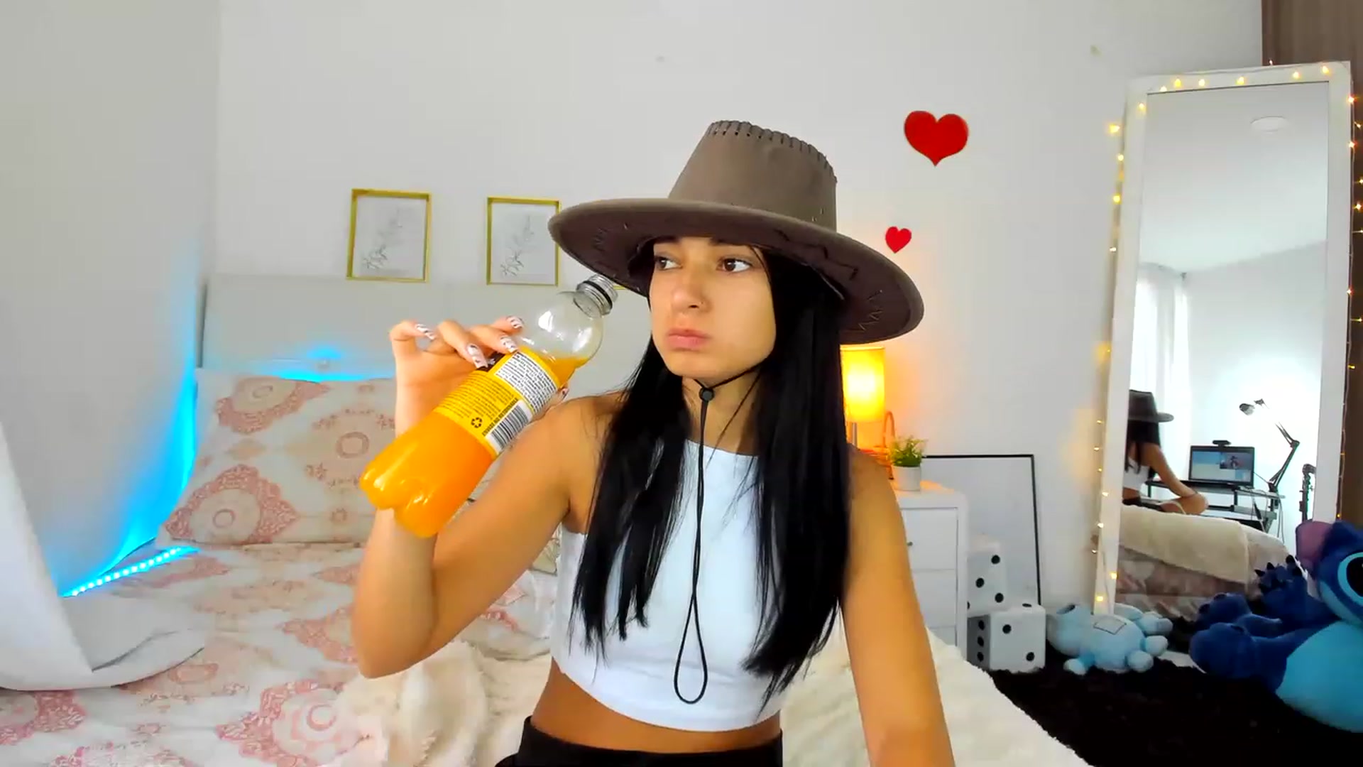 Gallery image thumbnail from Emmily_'s myfreecams stream on, 11/15/2022, 20:49 image 11 of 20