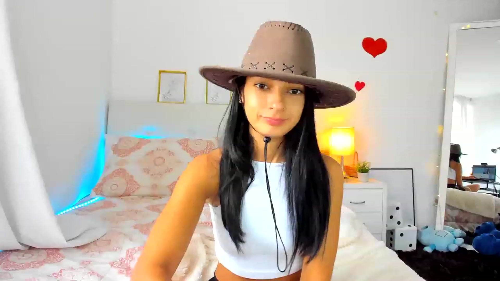 Gallery image thumbnail from Emmily_'s myfreecams stream on, 11/15/2022, 20:49 image 16 of 20