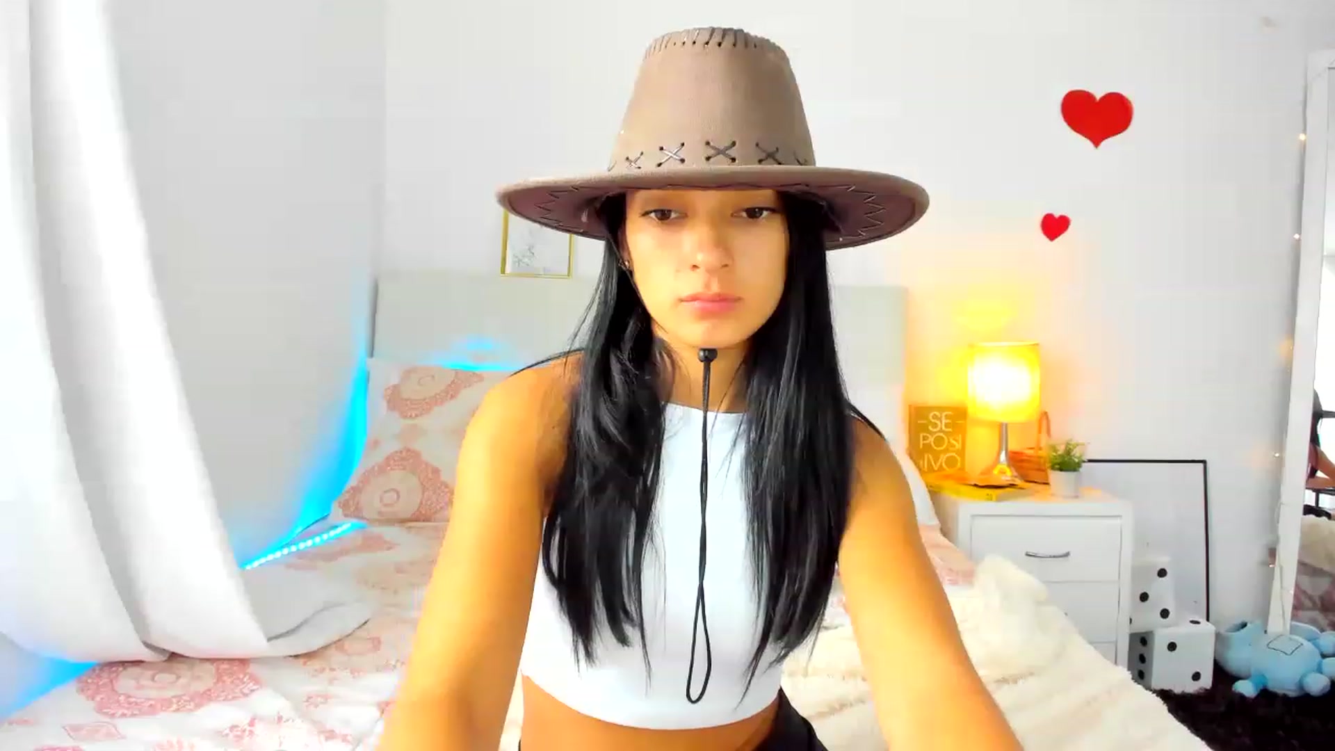 Gallery image thumbnail from Emmily_'s myfreecams stream on, 11/15/2022, 20:49 image 20 of 20