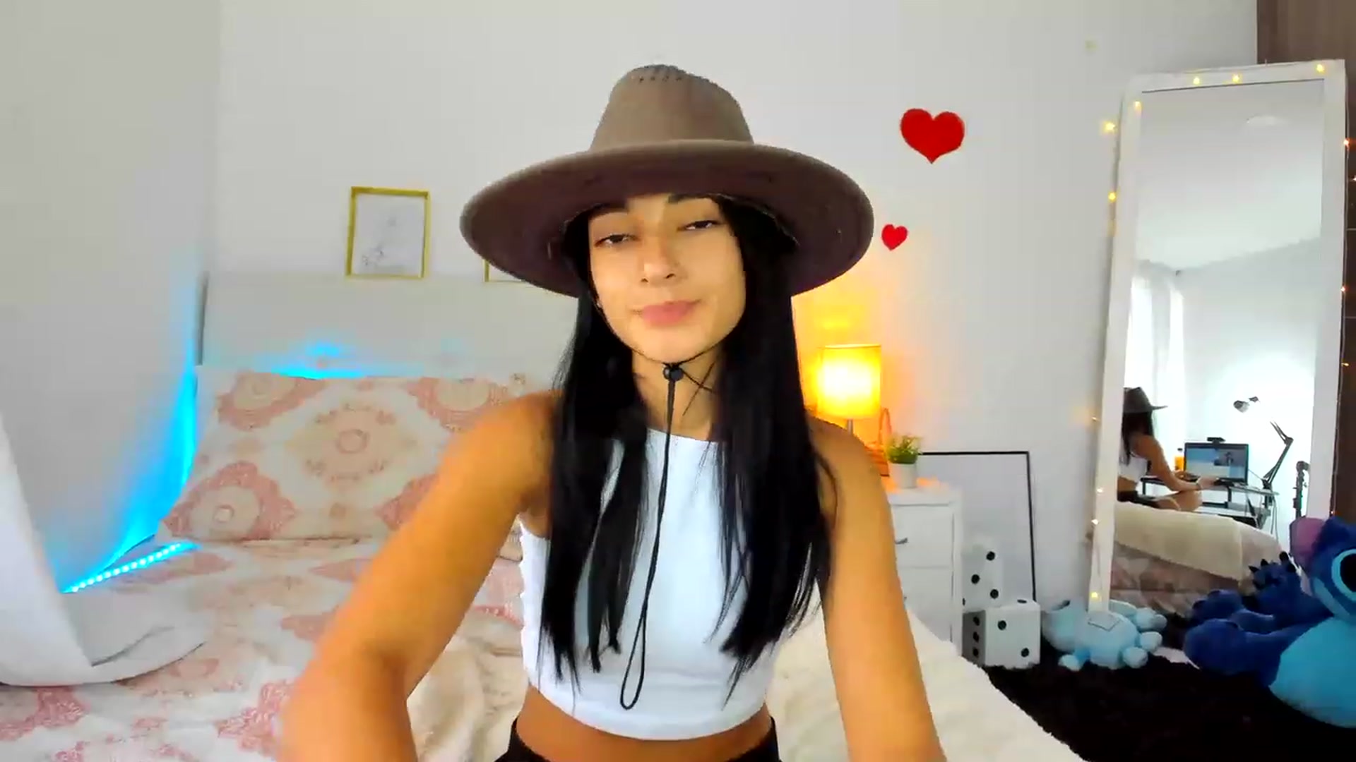 Gallery image thumbnail from Emmily_'s myfreecams stream on, 11/15/2022, 20:49 image 10 of 20
