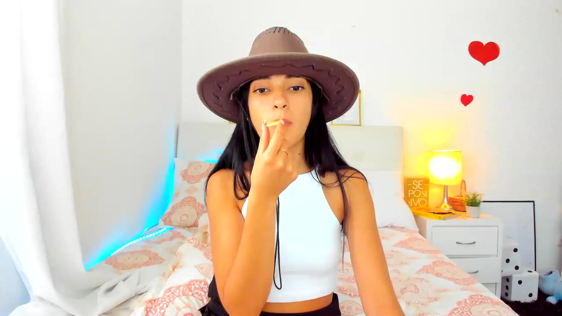 Gallery image thumbnail from Emmily_'s myfreecams stream on, 11/15/2022, 22:26 image 17 of 20