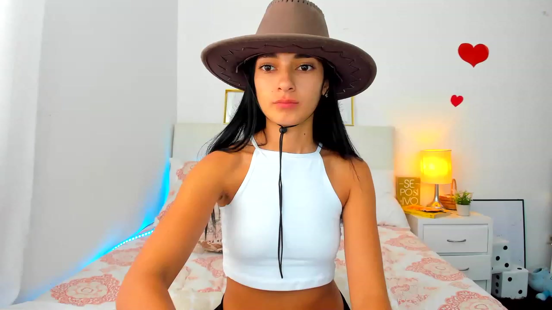 Gallery image thumbnail from Emmily_'s myfreecams stream on, 11/15/2022, 22:26 image 6 of 20