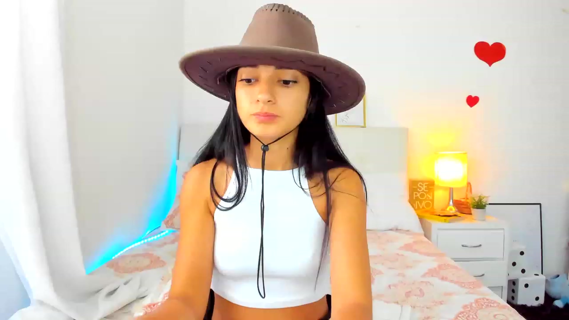 Gallery image thumbnail from Emmily_'s myfreecams stream on, 11/15/2022, 22:26 image 18 of 20