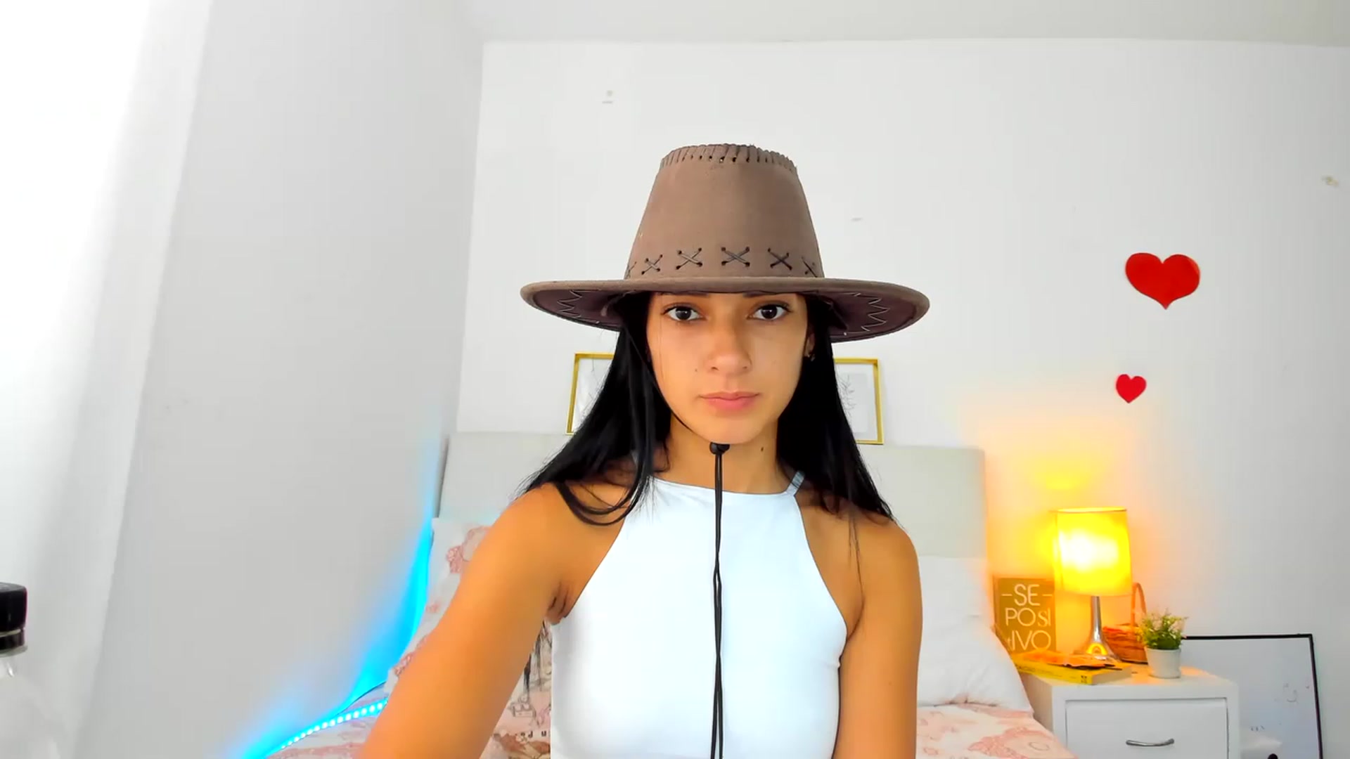 Gallery image thumbnail from Emmily_'s myfreecams stream on, 11/15/2022, 22:26 image 7 of 20