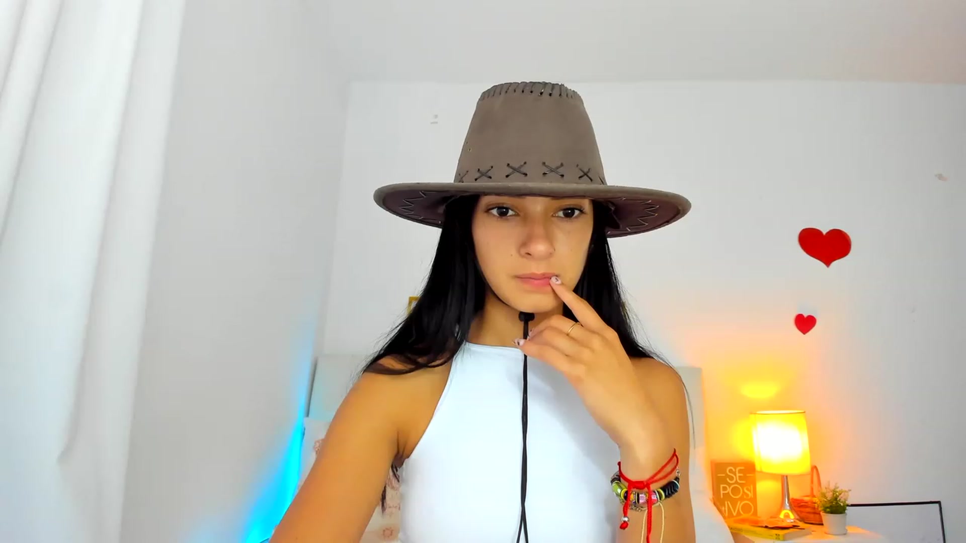 Gallery image thumbnail from Emmily_'s myfreecams stream on, 11/15/2022, 23:37 image 5 of 20