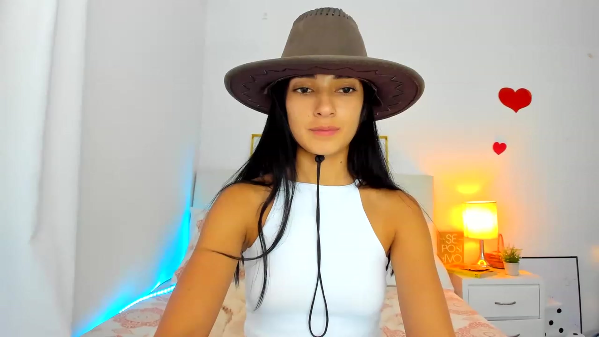 Gallery image thumbnail from Emmily_'s myfreecams stream on, 11/15/2022, 23:37 image 7 of 20