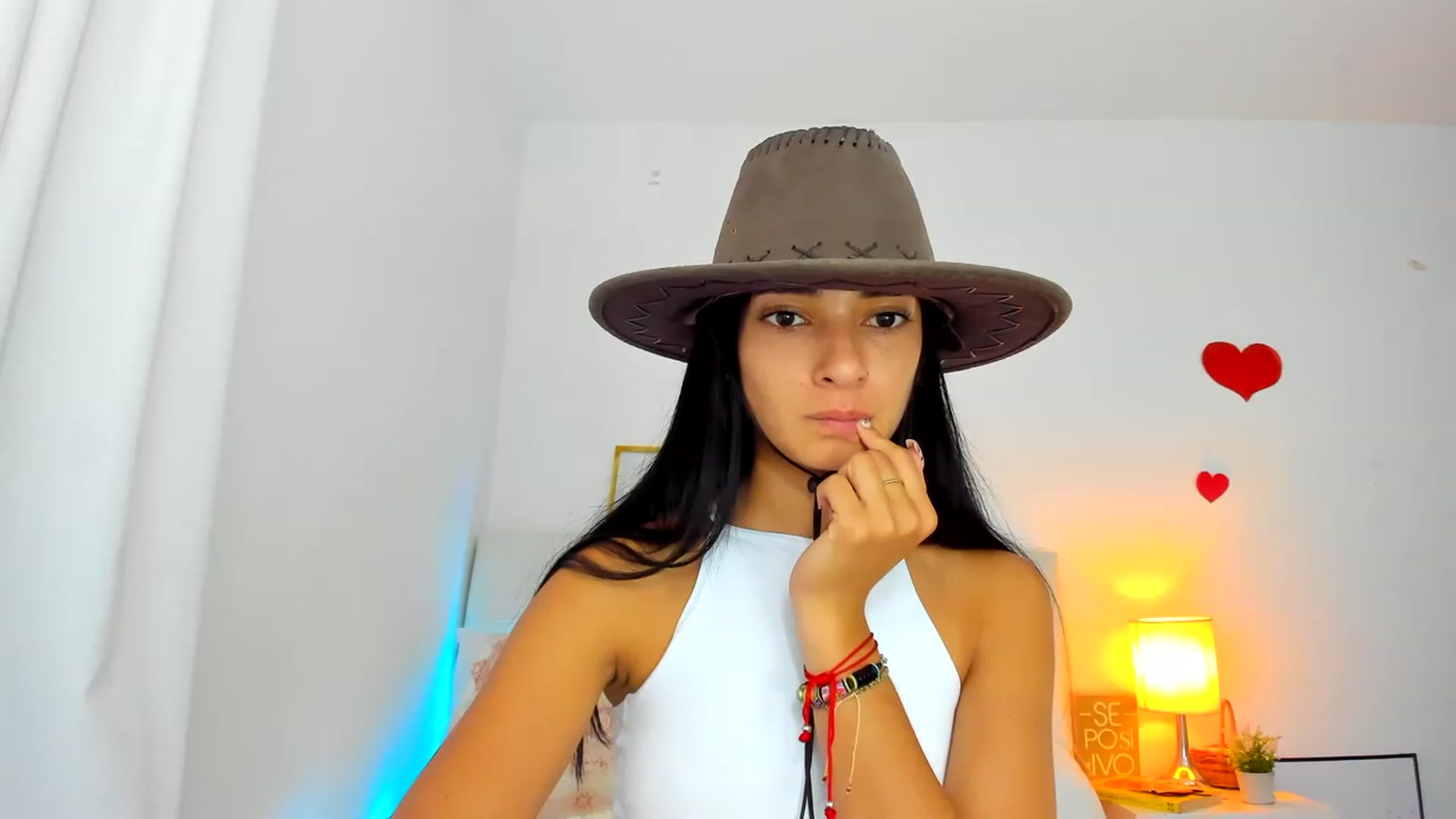 Gallery image thumbnail from Emmily_'s myfreecams stream on, 11/15/2022, 23:37 image 6 of 20