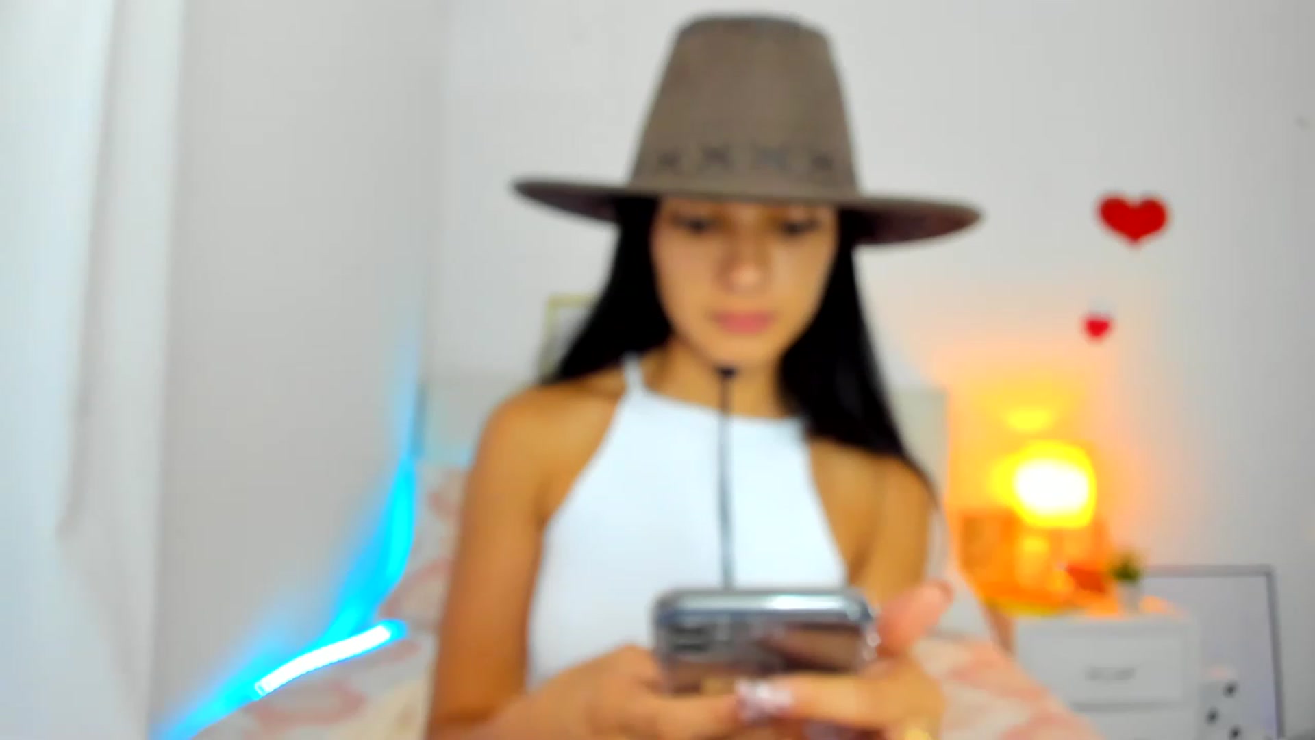 Gallery image thumbnail from Emmily_'s myfreecams stream on, 11/15/2022, 23:37 image 8 of 20