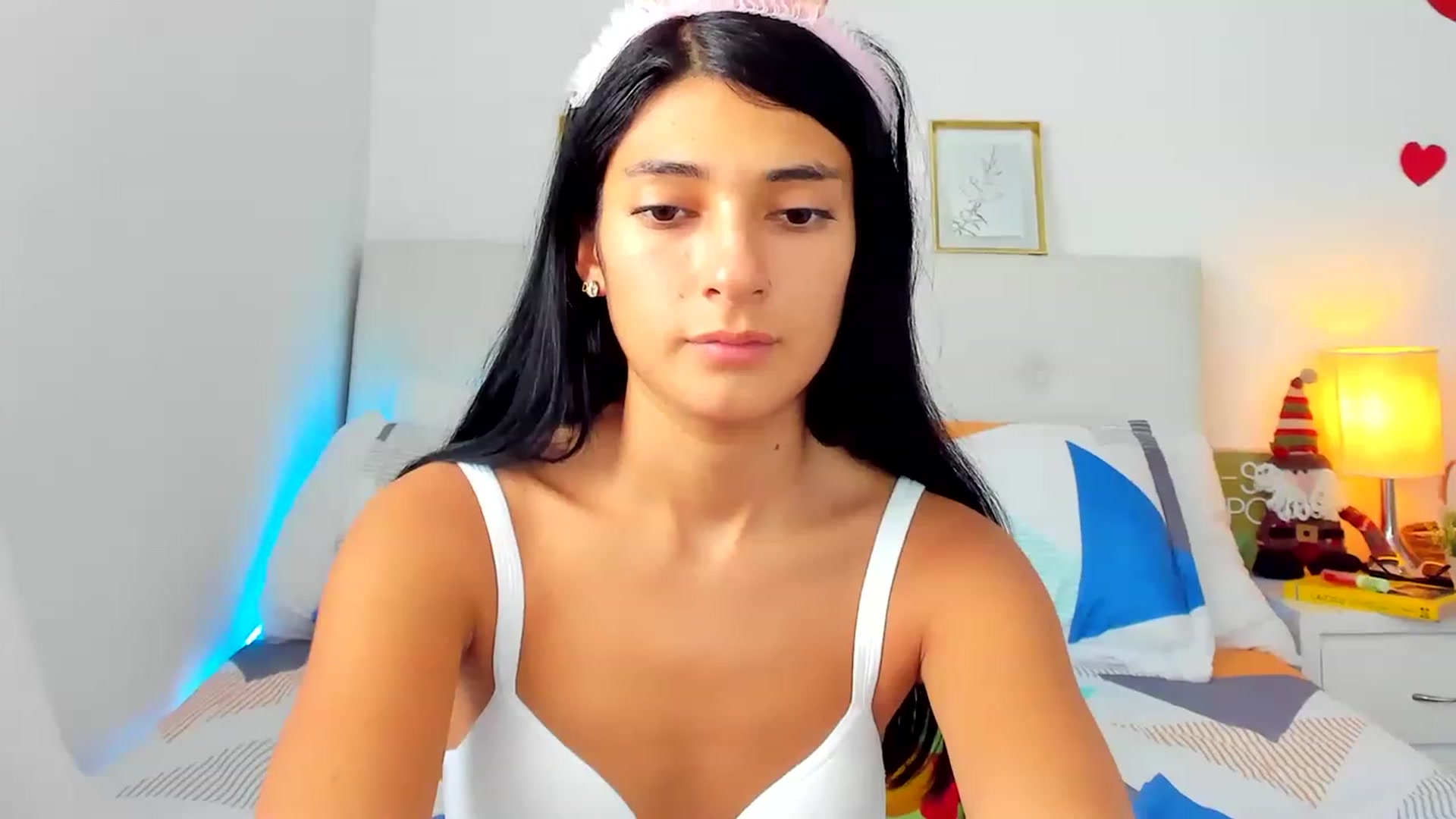 Gallery image thumbnail from Emmily_'s myfreecams stream on, 11/19/2022, 18:40 image 20 of 20