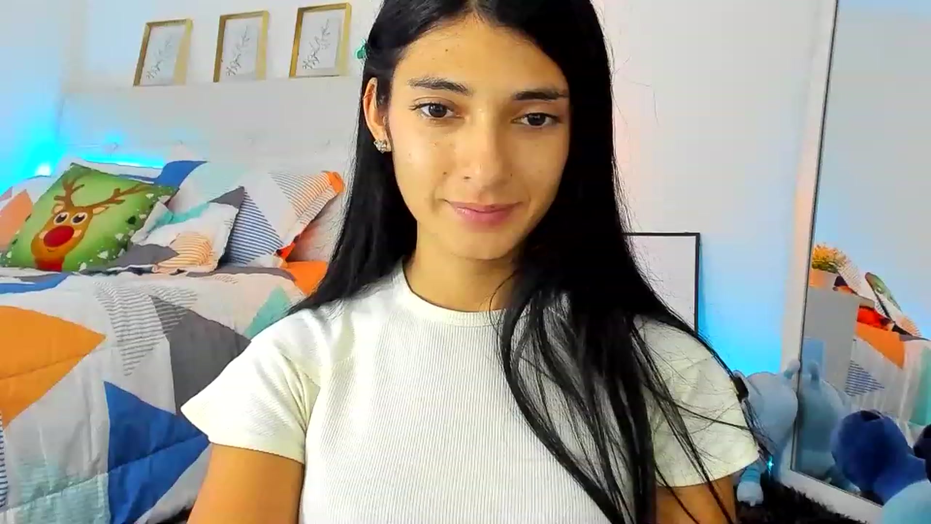 Gallery image thumbnail from Emmily_'s myfreecams stream on, 11/24/2022, 23:13 image 14 of 20