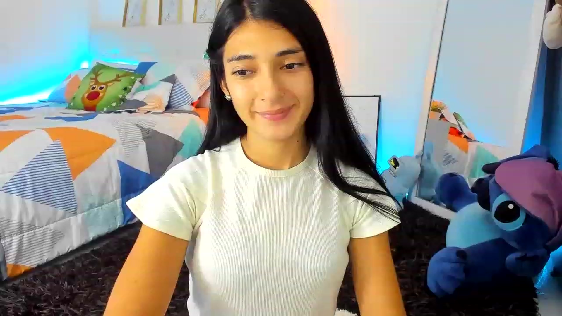Gallery image thumbnail from Emmily_'s myfreecams stream on, 11/24/2022, 23:13 image 18 of 20