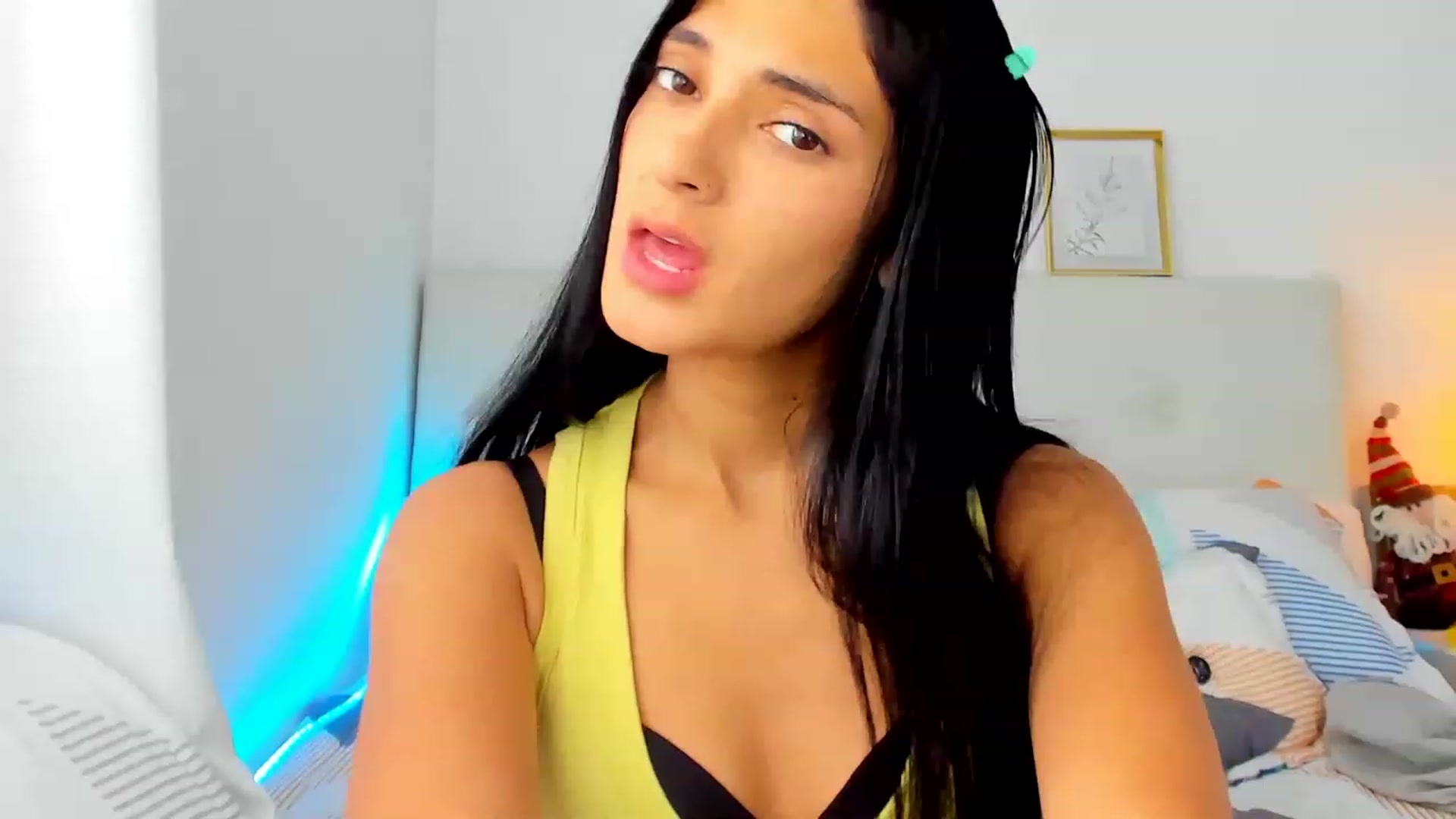 Gallery image thumbnail from Emmily_'s myfreecams stream on, 11/25/2022, 20:12 image 1 of 20