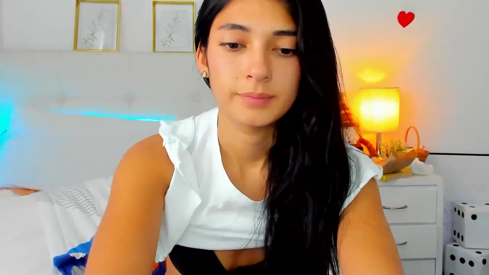 Gallery image thumbnail from Emmily_'s myfreecams stream on, 11/26/2022, 18:15 image 16 of 20