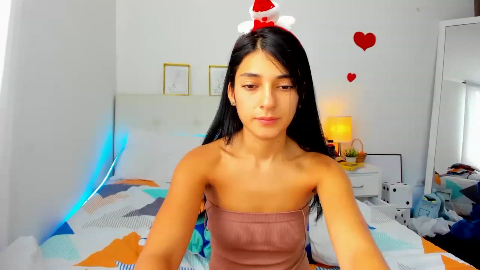 Gallery image thumbnail from Emmily_'s myfreecams stream on, 11/28/2022, 18:38 image 10 of 20