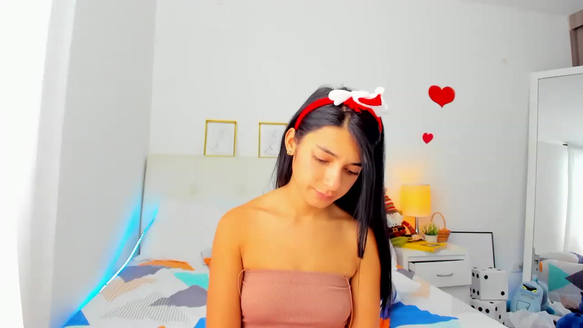 Gallery image thumbnail from Emmily_'s myfreecams stream on, 11/28/2022, 18:38 image 1 of 20