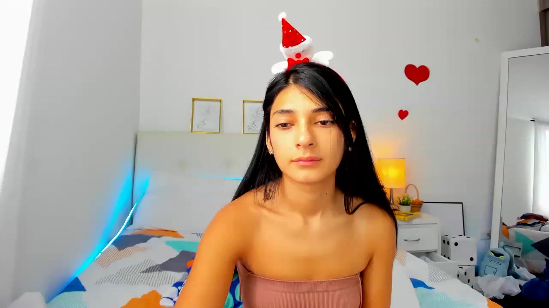 Gallery image thumbnail from Emmily_'s myfreecams stream on, 11/28/2022, 18:38 image 11 of 20