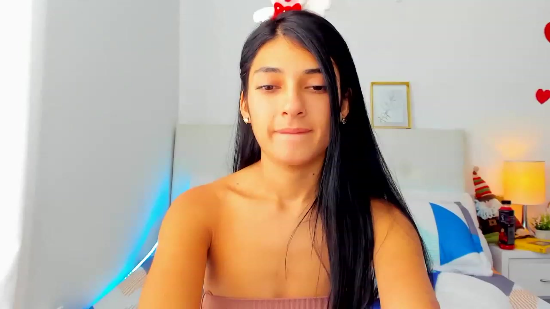 Gallery image thumbnail from Emmily_'s myfreecams stream on, 11/28/2022, 19:15 image 4 of 20