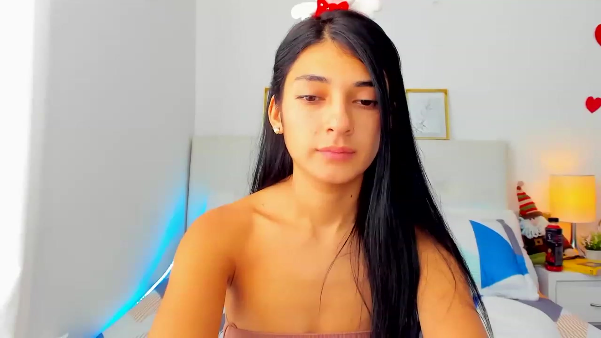 Gallery image thumbnail from Emmily_'s myfreecams stream on, 11/28/2022, 19:15 image 5 of 20