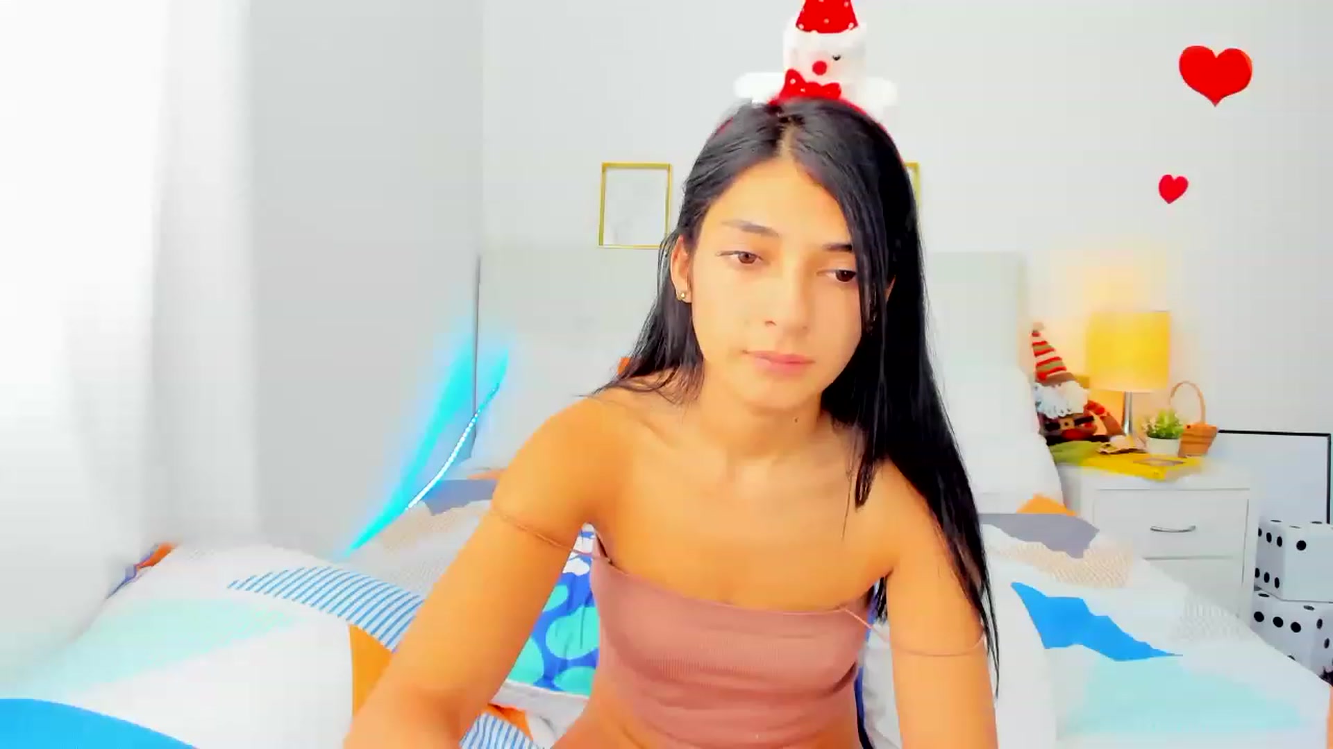 Gallery image thumbnail from Emmily_'s myfreecams stream on, 11/28/2022, 20:32 image 16 of 20