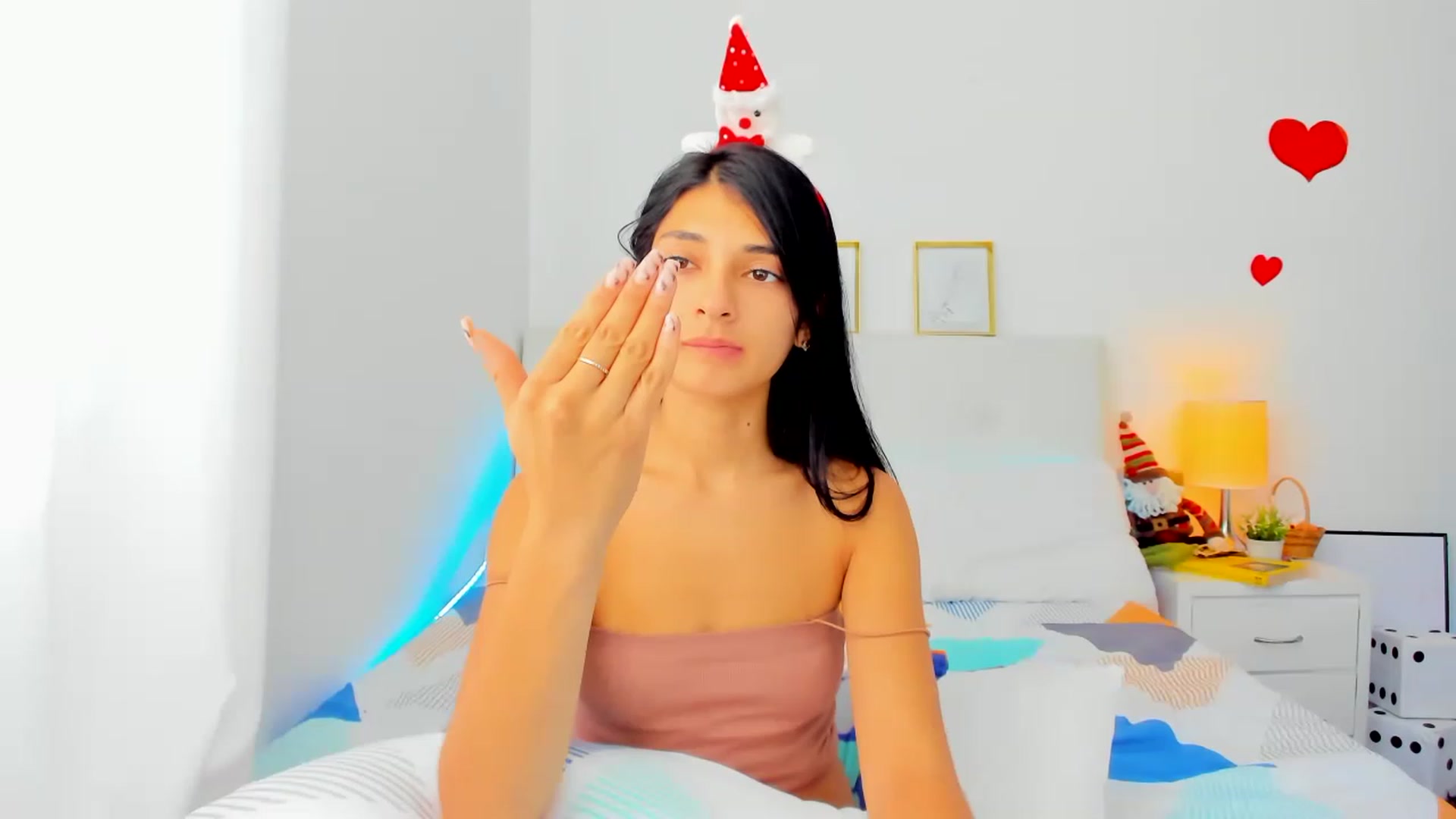 Gallery image thumbnail from Emmily_'s myfreecams stream on, 11/28/2022, 20:32 image 2 of 20