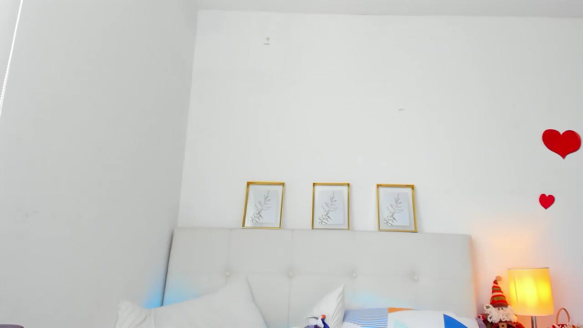 Gallery image thumbnail from Emmily_'s myfreecams stream on, 12/12/2022, 22:16 image 1 of 20