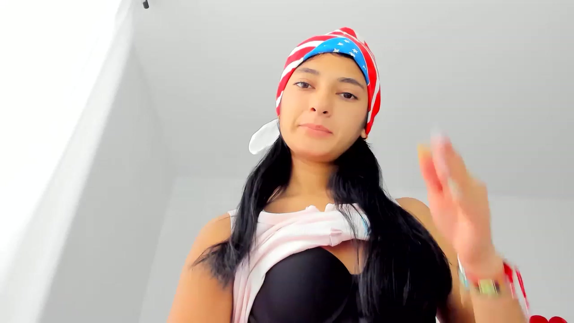 Gallery image thumbnail from Emmily_'s myfreecams stream on, 12/16/2022, 15:53 image 6 of 20