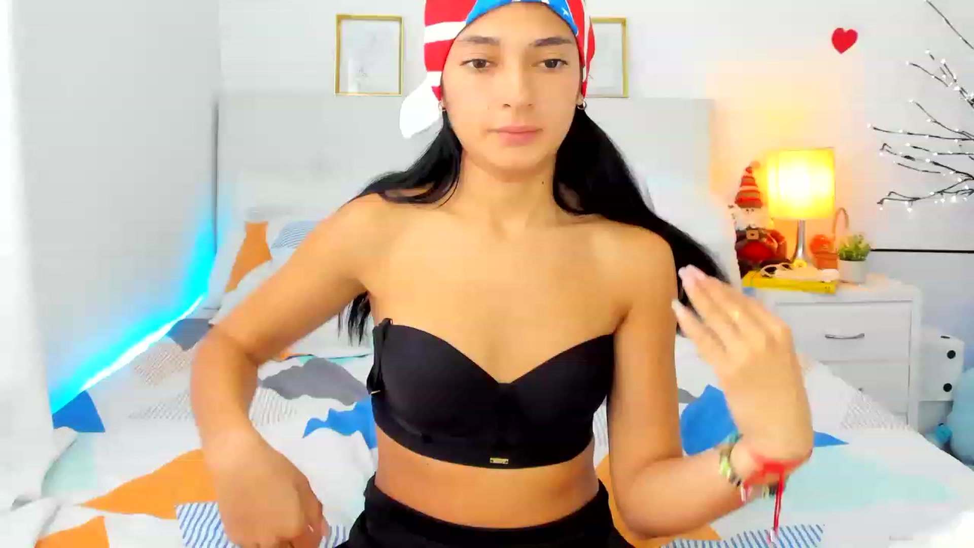 Gallery image thumbnail from Emmily_'s myfreecams stream on, 12/16/2022, 15:53 image 13 of 20