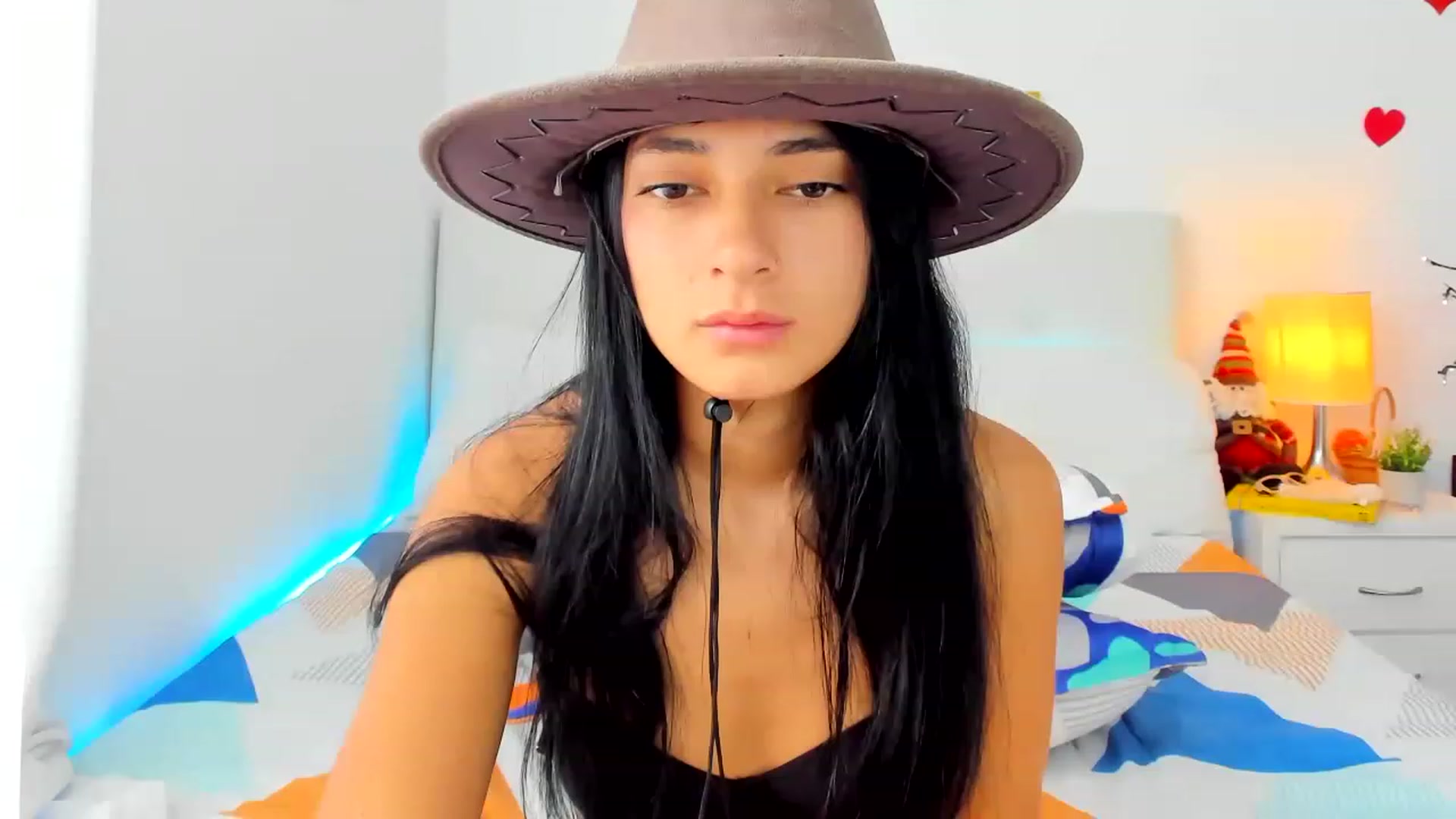 Gallery image thumbnail from Emmily_'s myfreecams stream on, 12/16/2022, 18:48 image 8 of 20