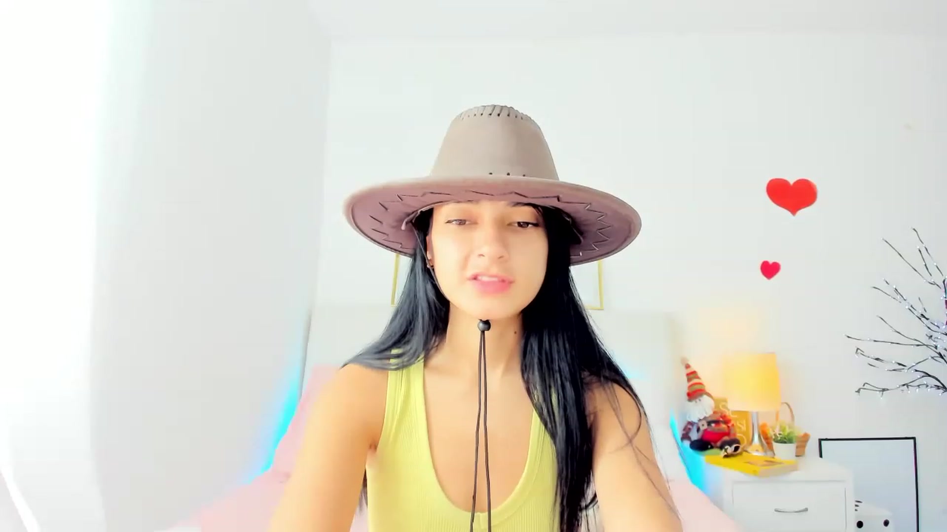 Gallery image thumbnail from Emmily_'s myfreecams stream on, 12/23/2022, 18:58 image 14 of 20
