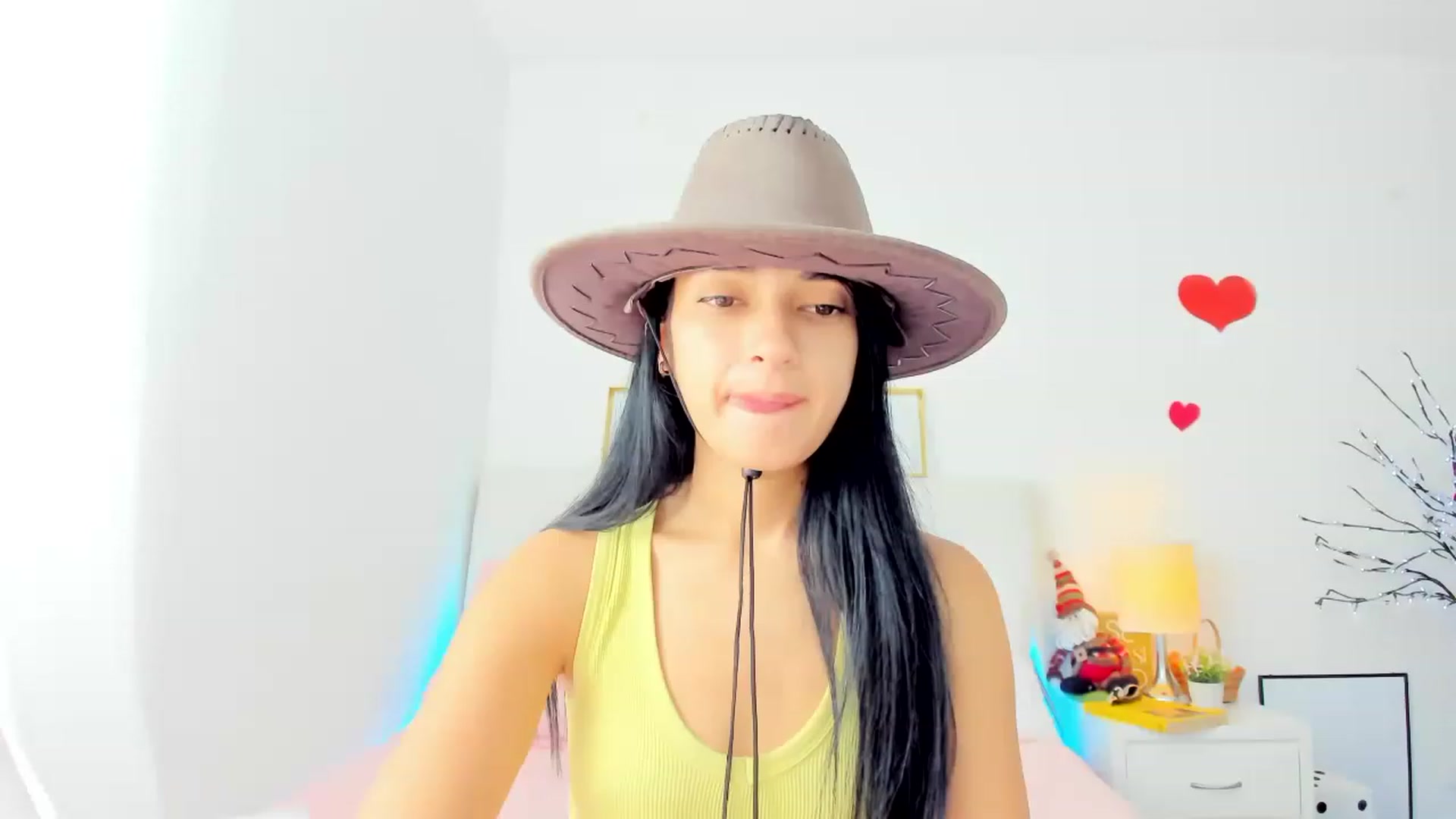 Gallery image thumbnail from Emmily_'s myfreecams stream on, 12/23/2022, 18:58 image 13 of 20