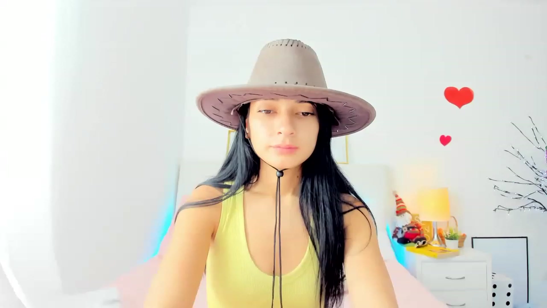 Gallery image thumbnail from Emmily_'s myfreecams stream on, 12/23/2022, 18:58 image 16 of 20