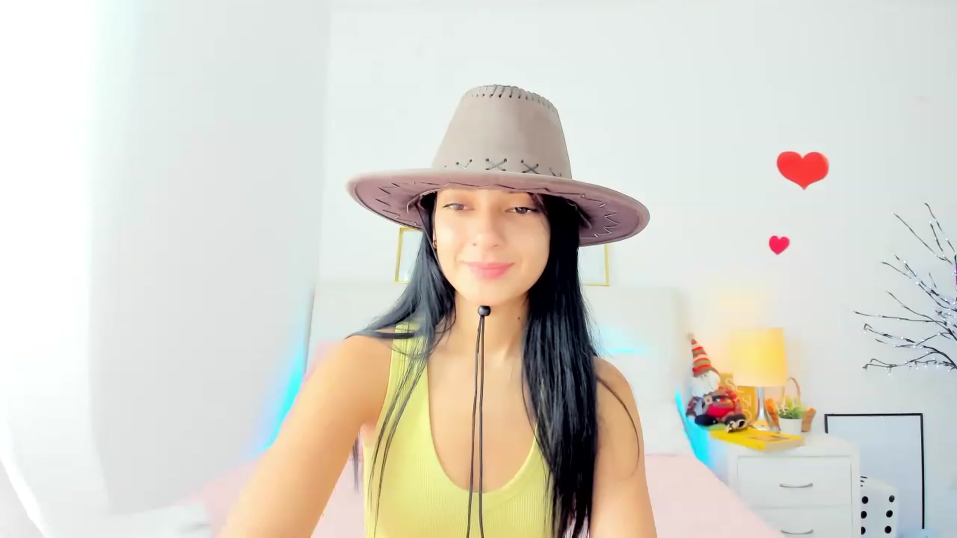 Gallery image thumbnail from Emmily_'s myfreecams stream on, 12/23/2022, 18:58 image 18 of 20