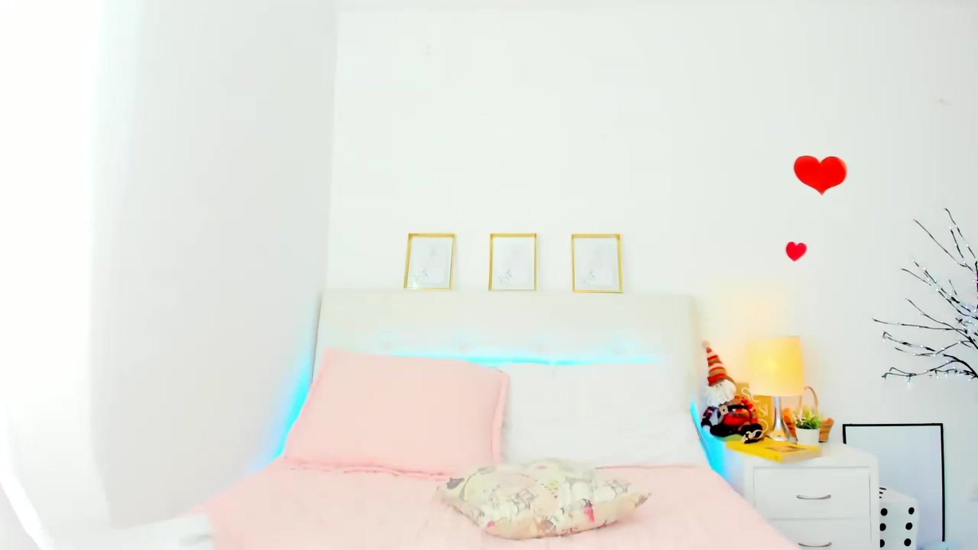 Gallery image thumbnail from Emmily_'s myfreecams stream on, 12/23/2022, 18:58 image 20 of 20