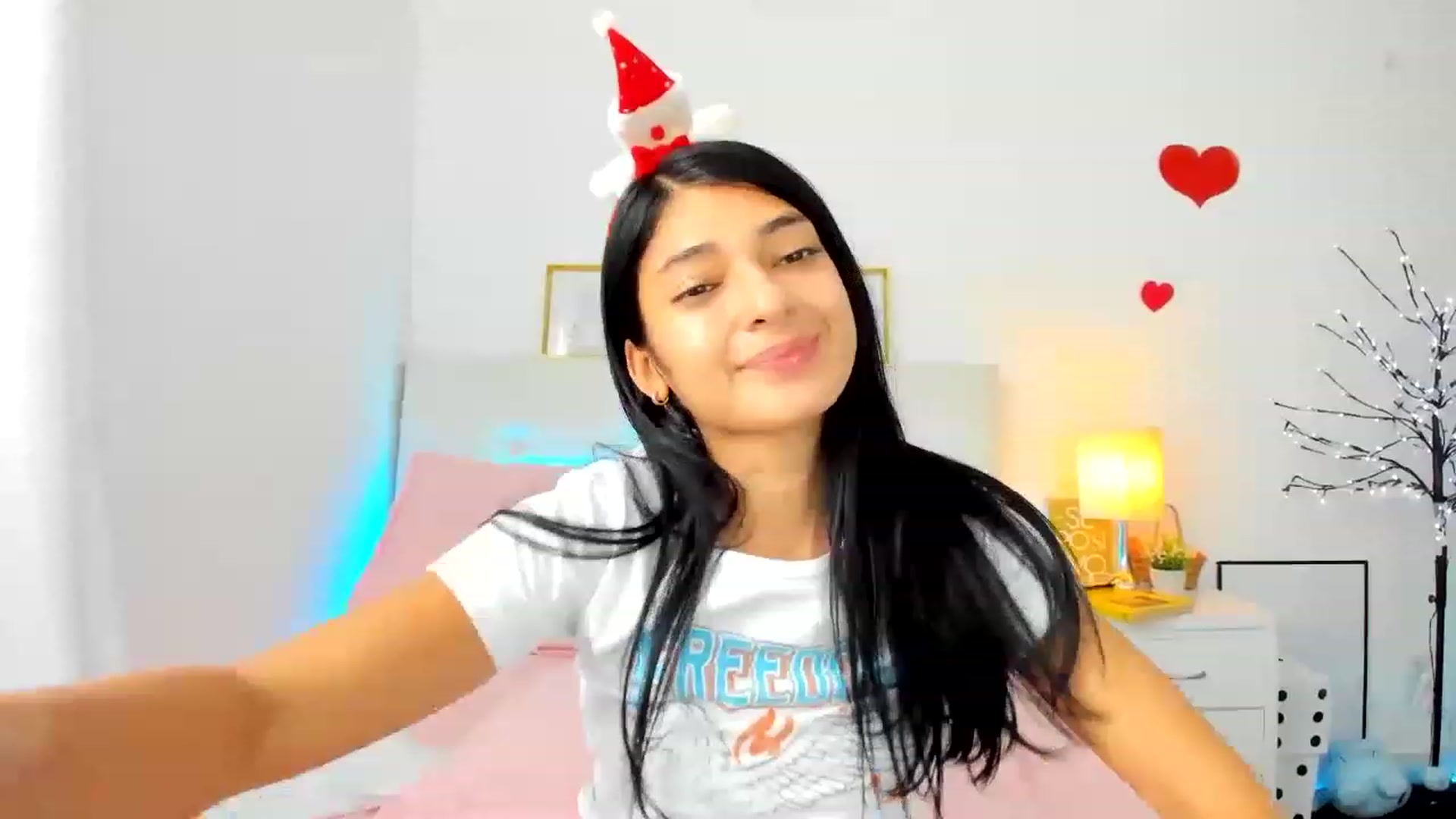 Gallery image thumbnail from Emmily_'s myfreecams stream on, 12/24/2022, 16:22 image 18 of 20