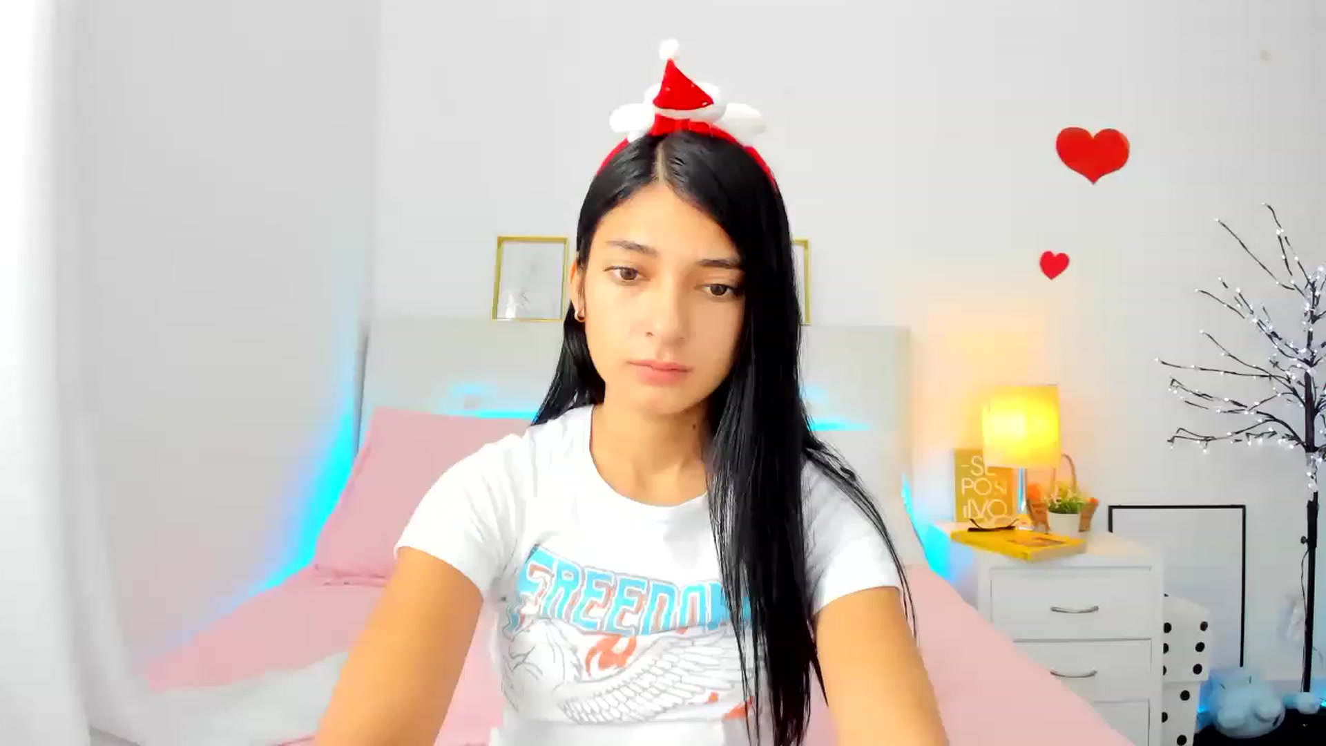 Gallery image thumbnail from Emmily_'s myfreecams stream on, 12/24/2022, 16:22 image 19 of 20