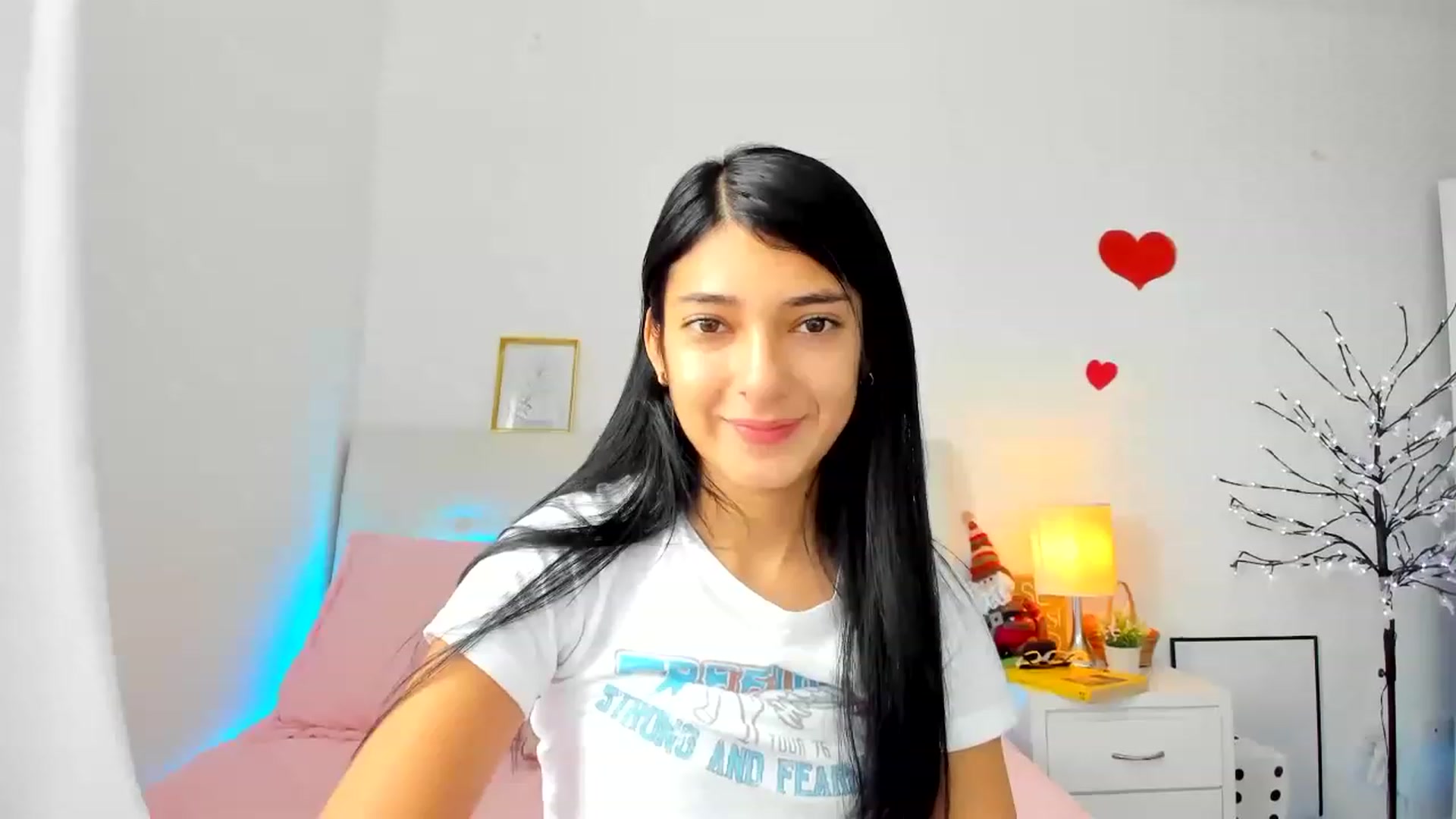 Gallery image thumbnail from Emmily_'s myfreecams stream on, 12/24/2022, 16:22 image 2 of 20